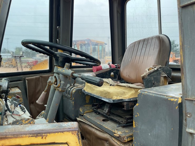 1979-caterpillar-930-image-22