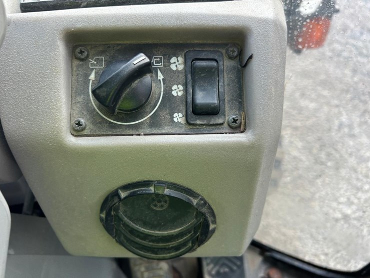 2017-caterpillar-903c2-image-26