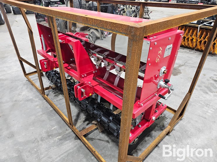 2025-massey-ferguson-730-image-1