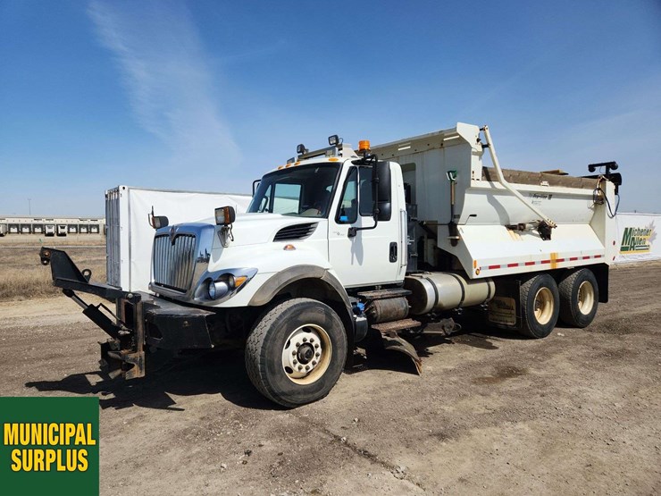 2016-international-workstar-7400-image-1