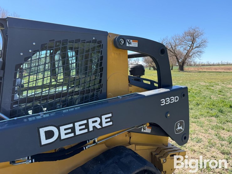 2011-deere-333d-image-16