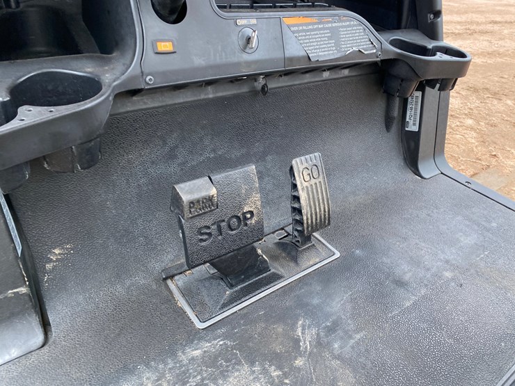 #1580-•-club-car-electric-golf-cart-with-charger-image-19