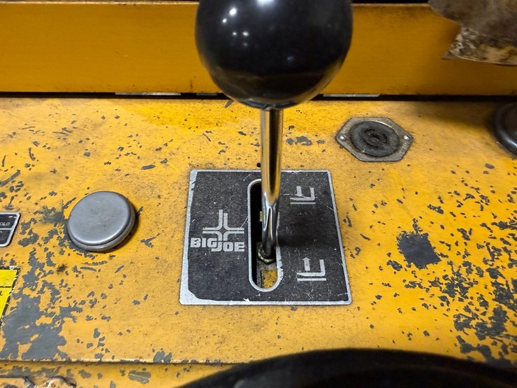 #2074-•-big-joe-electric-lift-truck-image-10