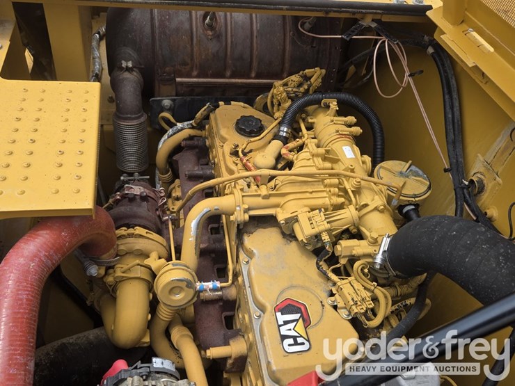 2019-caterpillar-330-image-44