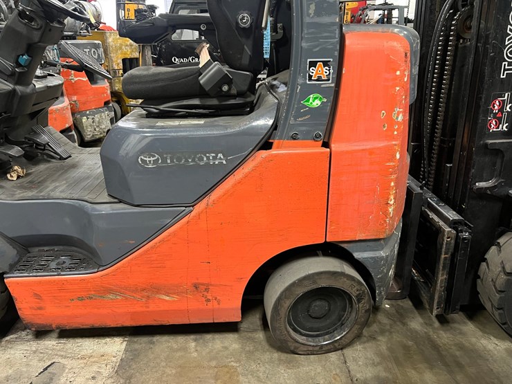 #2004-•-toyota-4500-lb.-forklift-image-3