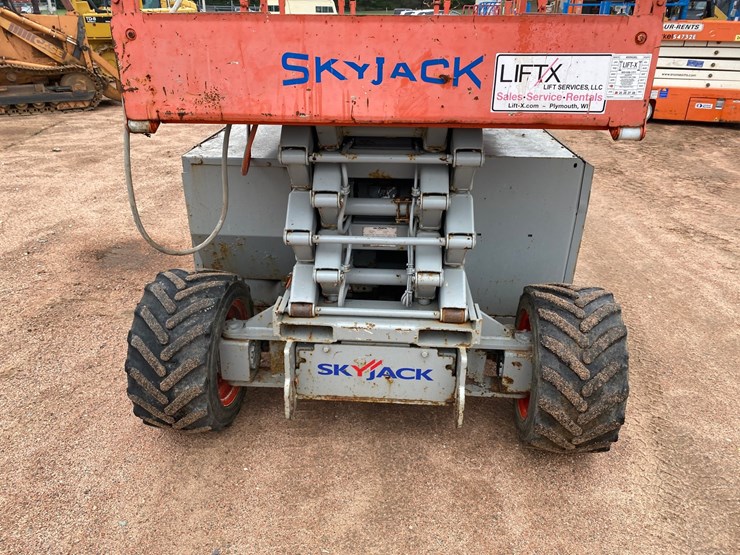 skyjack-sj6832rt-image-28