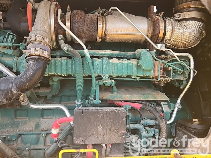 2012-volvo-g940b-image-46