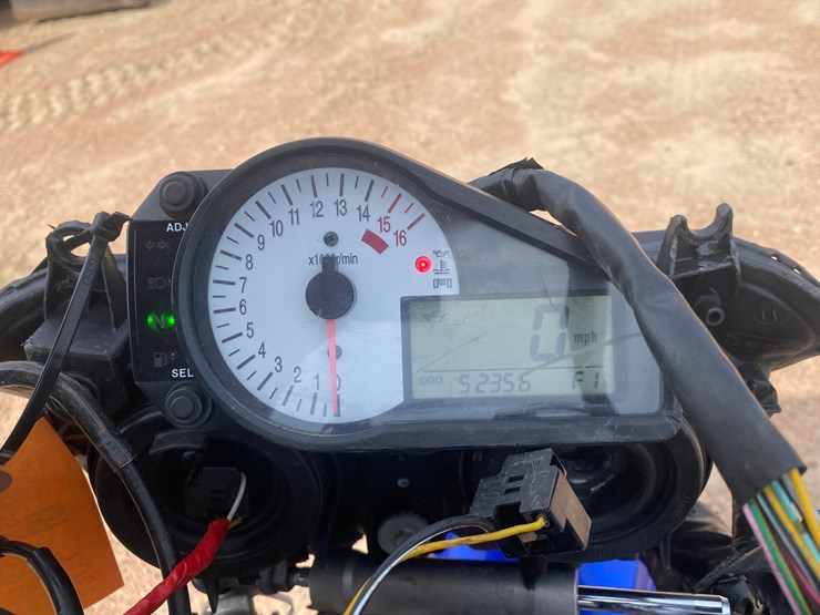 #1588-•-2002-suzuki-gsx-r600-motorcycle-(no-title)-image-17