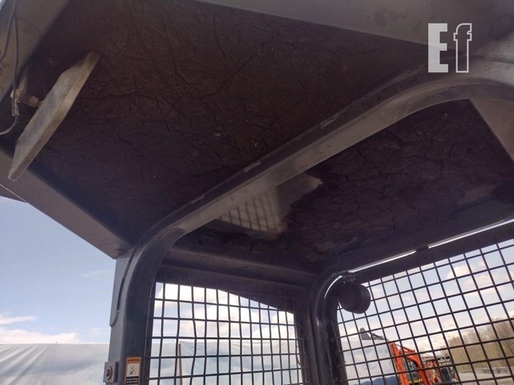 2004-deere-550j-lt-image-11