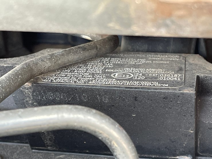 2016-bobcat-t770-image-32