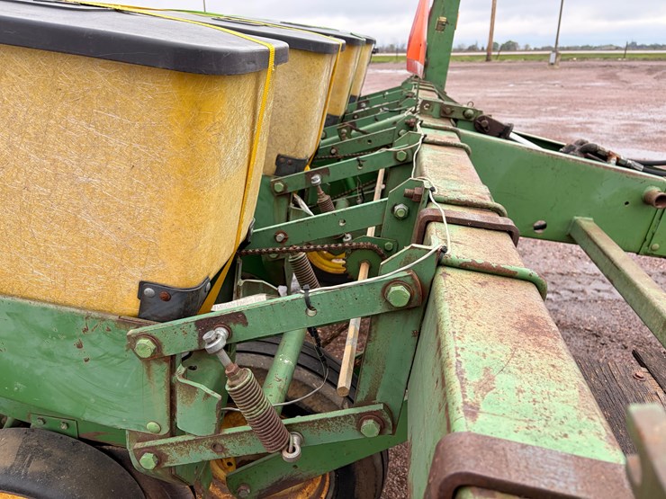 john-deere-7000-image-16