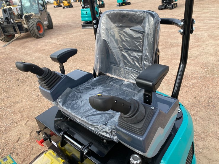 #5555-•-2026-cfg-kt12r-mini-excavator-image-13