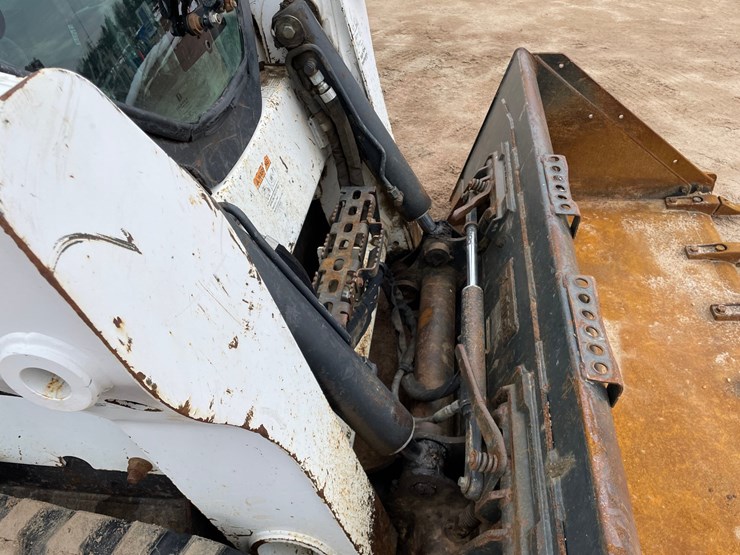 2016-bobcat-t770-image-11