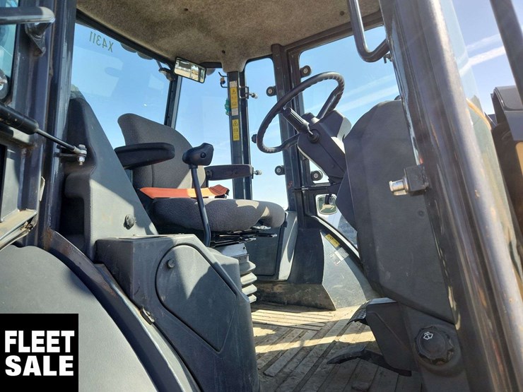 2016-deere-410l-image-54