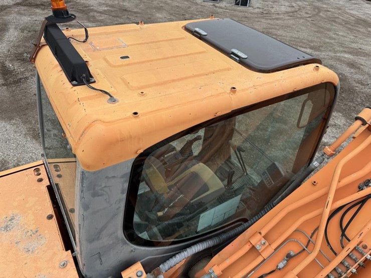 2011-doosan-dx225-lc-image-28