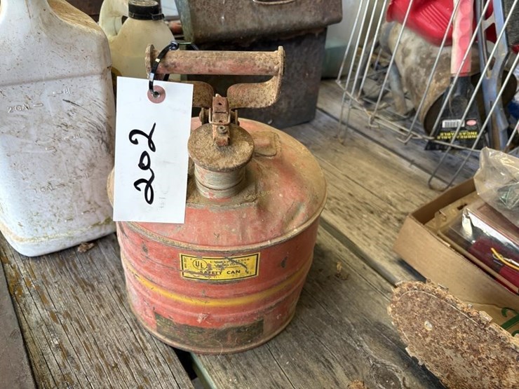 metal-gas-can-image-2