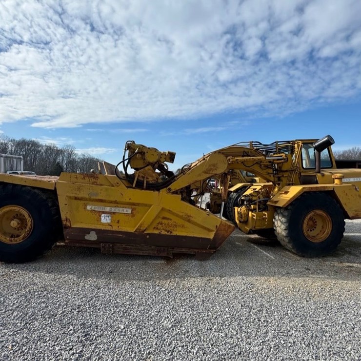 DEERE 762