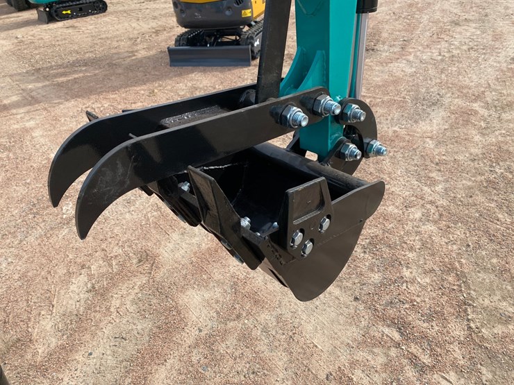 #5500-•-2026-cfg-kv15r-mini-excavator-image-18