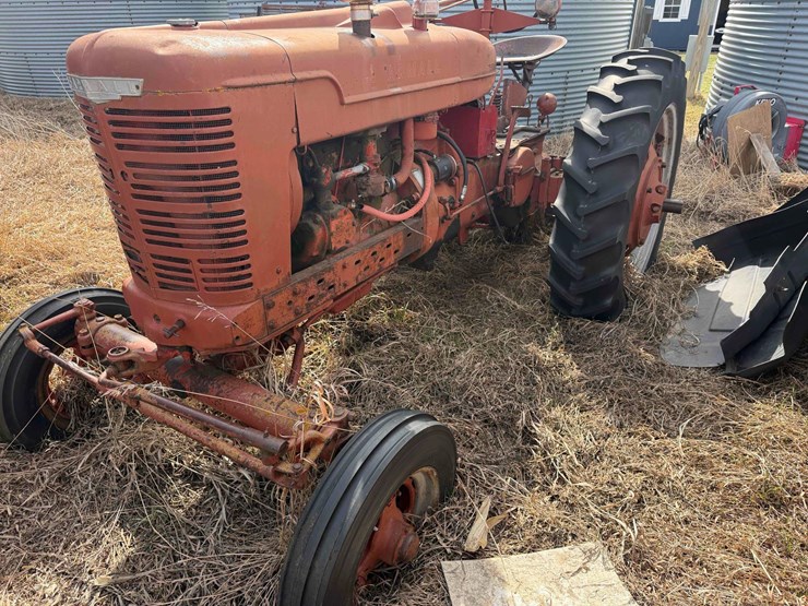 1951-farmall-m-tractor-image-3