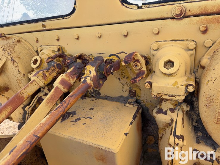 caterpillar-12-image-15