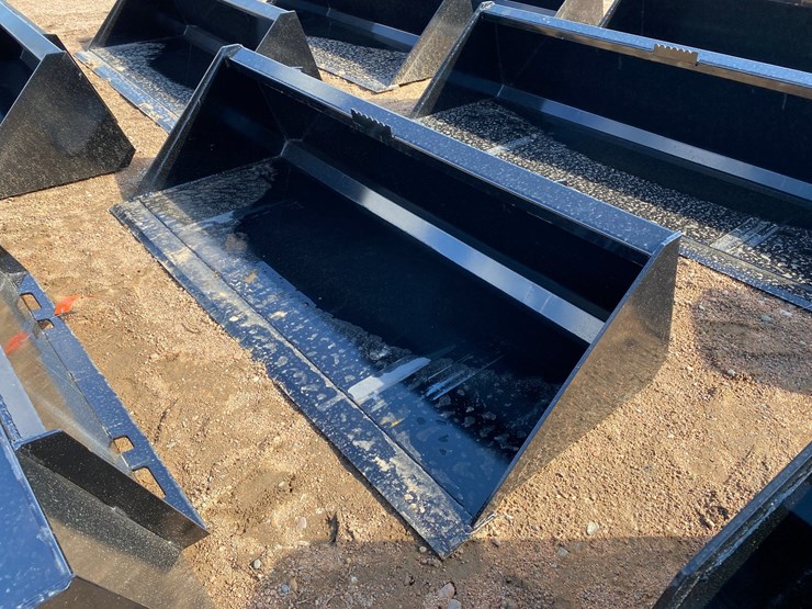 #4058-•-swict-72"-skid-steer-bucket-image-3