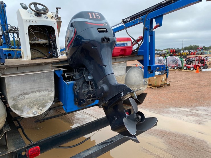 #1575-•-28'6"-pontoon-barge-with-crane-(no-title)-image-39