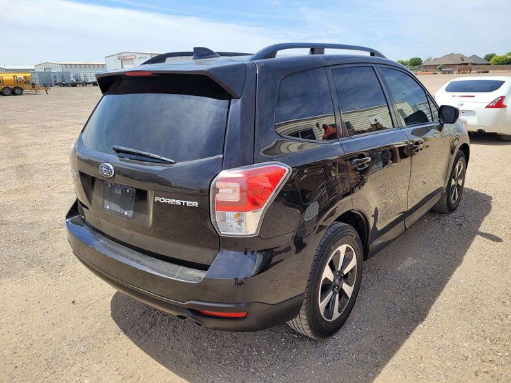 2018-subaru-forester-2.5i-premium-suv-4d-image-5