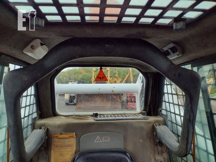 2002-bobcat-s250-image-12