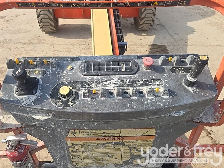2008-jlg-400s-image-31