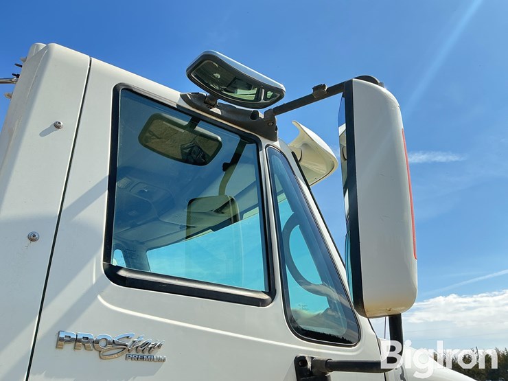 2011-international-prostar-image-16