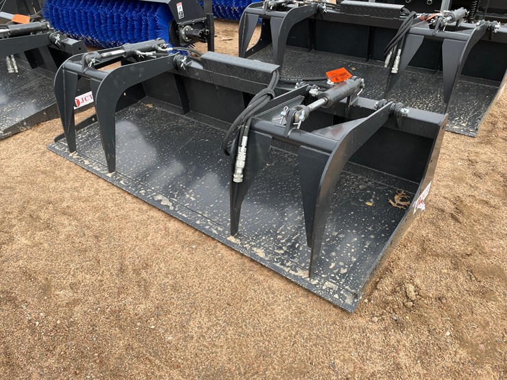 #4129-•-84"-jct-smooth-edge-grapple-bucket-image-1