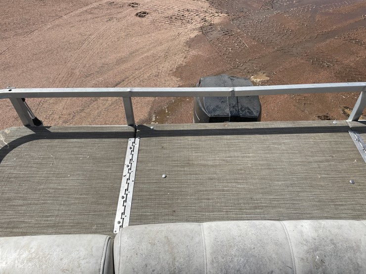 #1576-•-1990-tmc-30'-pontoon-boat-(no-title)-image-27