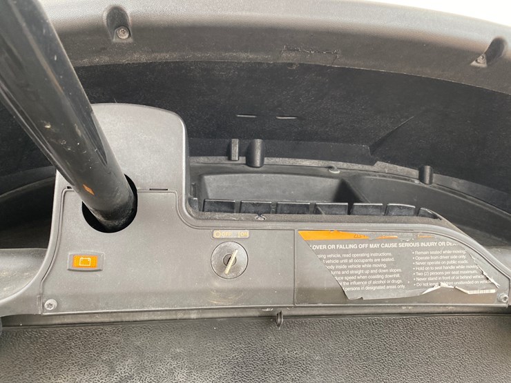 #1580-•-club-car-electric-golf-cart-with-charger-image-20