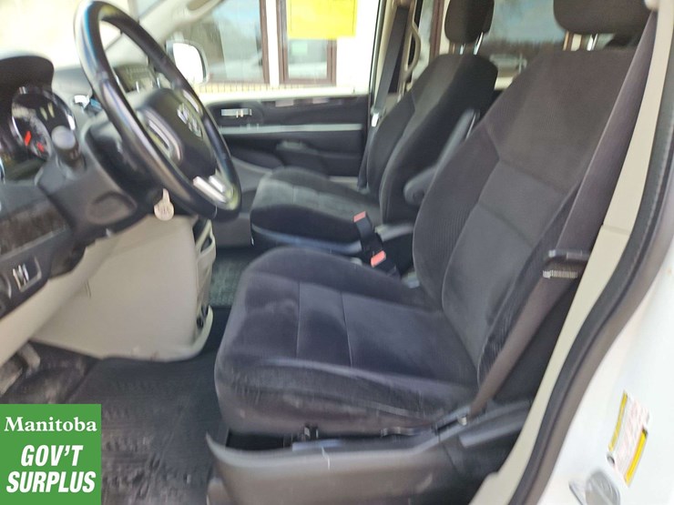 2014-dodge-grand-caravan-image-18