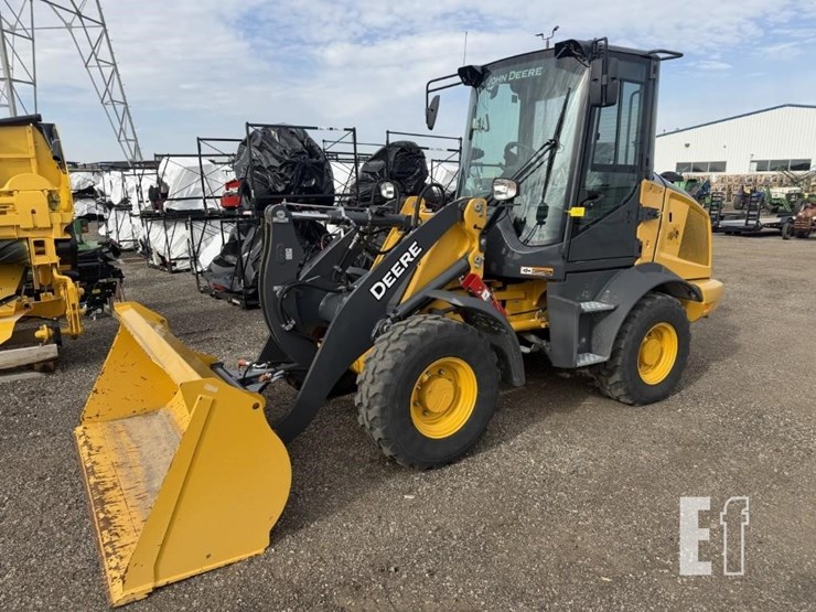 2023-deere-244l-image-1