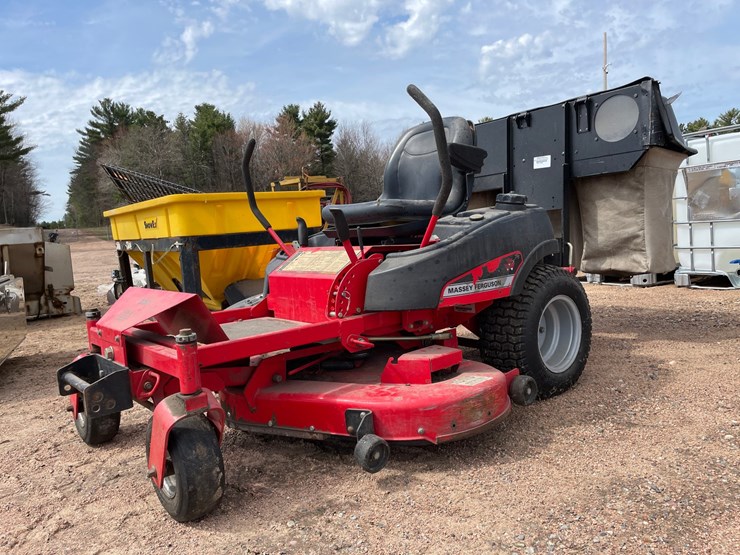 #1549-•-massey-ferguson-zero-turn-lawn-mower-image-1
