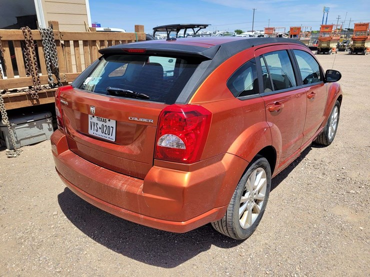 2010-dodge-caliber-image-7