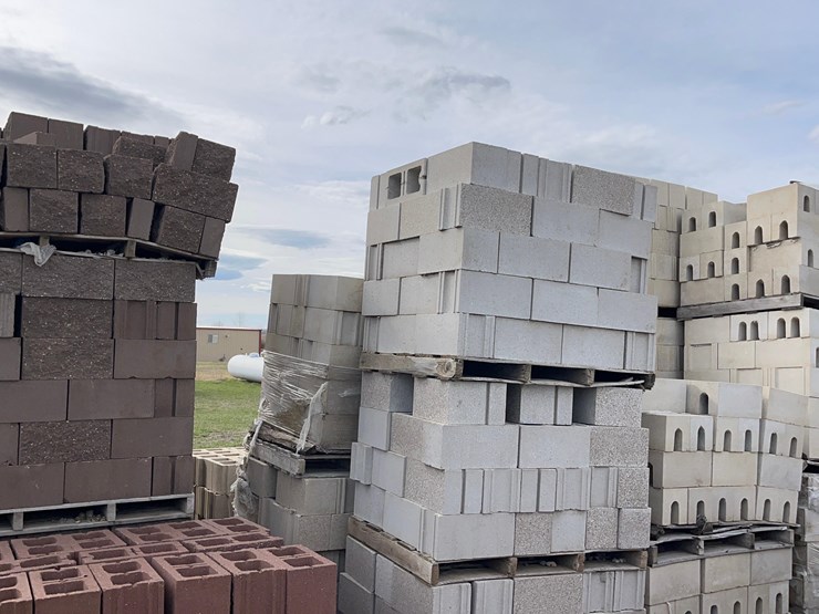 patio-and-building-bricks-image-13