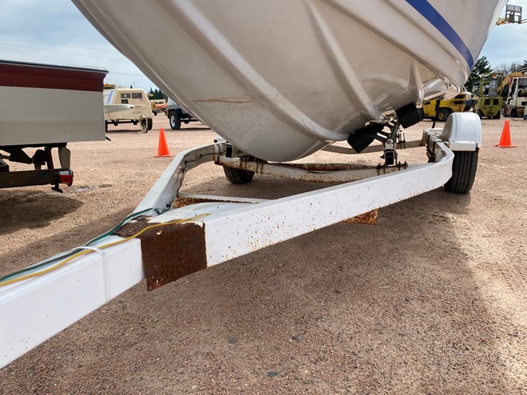 #1566-•-1986-celebrity-v190-19'-boat-(has-wi-title)-image-10