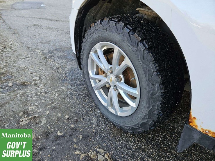 2016-chevrolet-equinox-lt-image-12