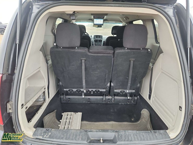 2011-dodge-grand-caravan-image-17