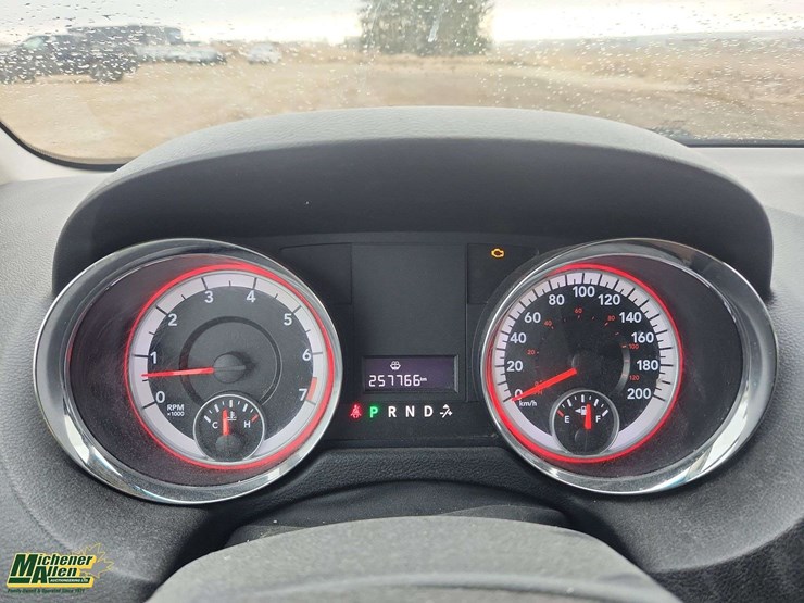 2011-dodge-grand-caravan-image-21
