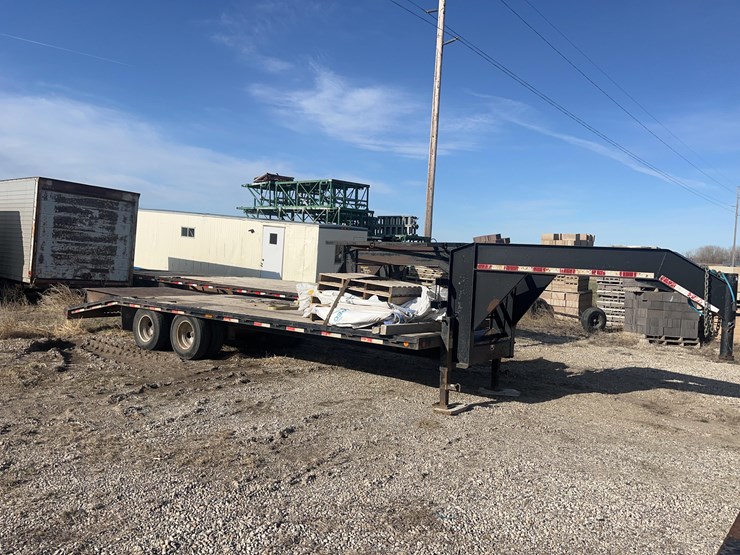 gooseneck-flatbed-trailer-image-1