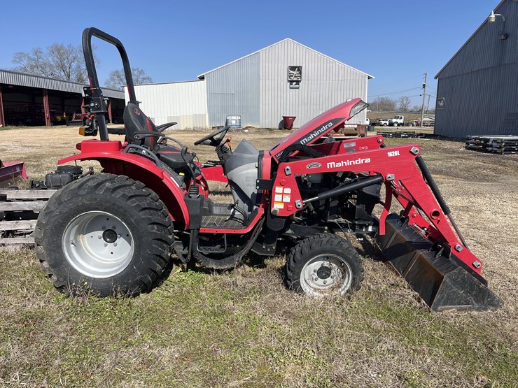 2024-mahindra-1626s-compact-utility-tractor-w/loader-image-4