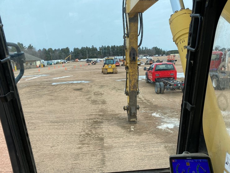 2013-komatsu-pc360-lc-10-image-52