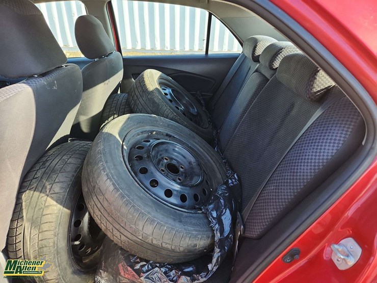 non-operable-2008-toyota-yaris-sport-4dr-sedan-4a-image-16
