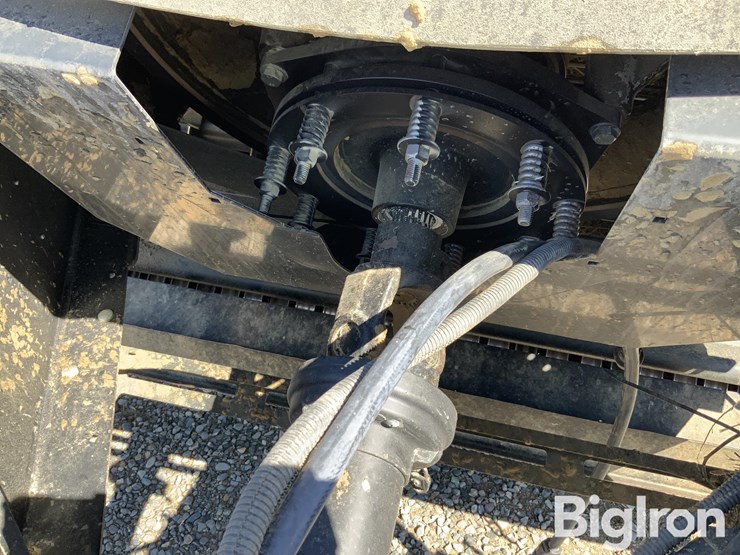 2018-case-ih-lb434-image-12
