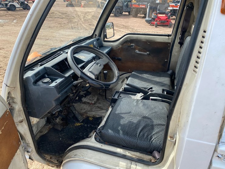 #1561-•-mitsubishi-minicab-truck-(no-title)-image-22