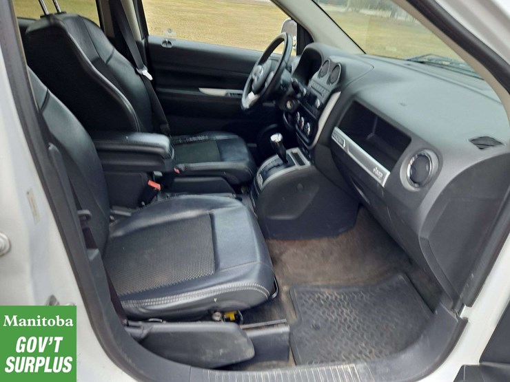 2014-jeep-compass-image-25