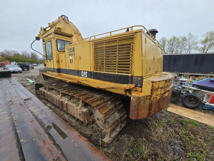 1990-caterpillar-245b-image-23